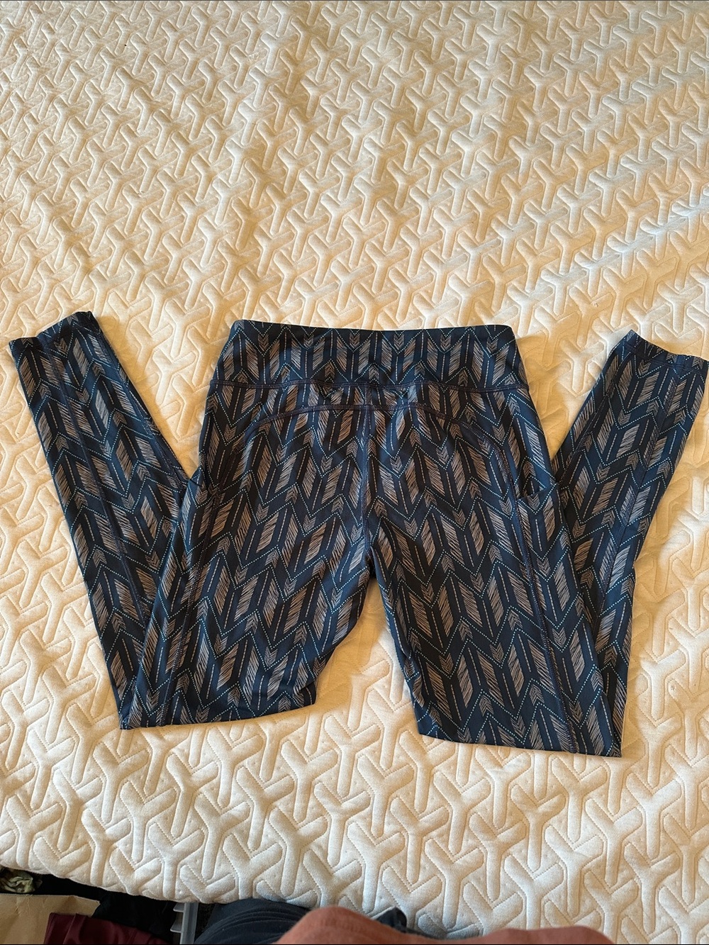 Lucy Navy and Gray Geometric Leggings with Pockets